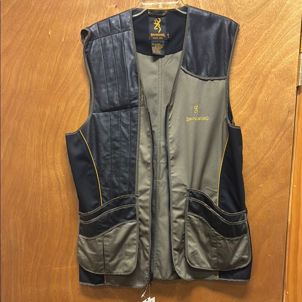 Browning Men's Shooting Vest - Black and Gray with Reactar Pad